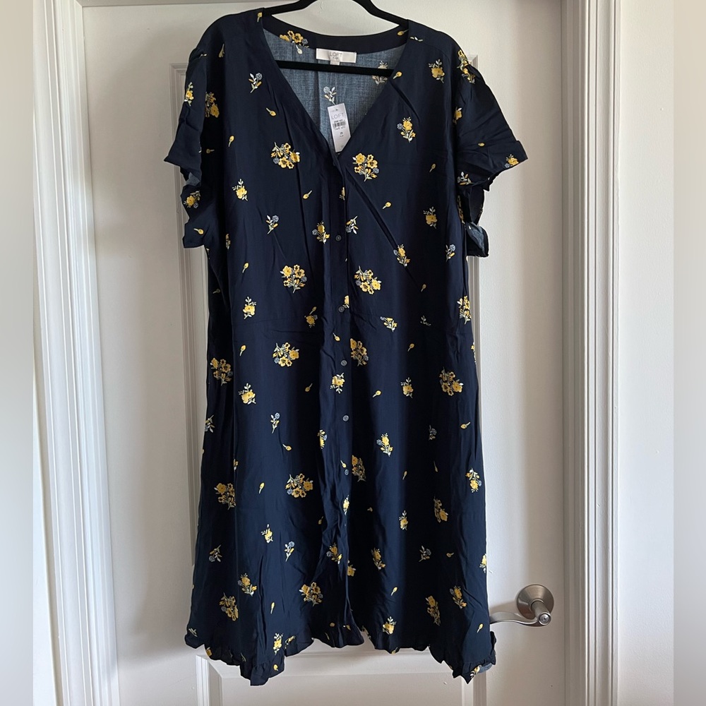 NWT - LOFT Button Front Dress with short sleeves - 26 Plus